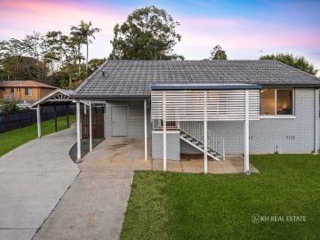 FAMILY HOME ON LARGE FULLY FENCED BLOCK, MOVE IN READY!