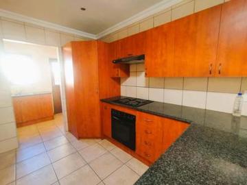 fabulous 3 bed 2 bath home in a so.