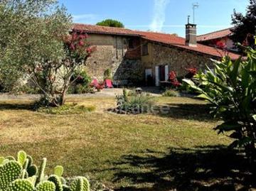 Ferme 9 pièces 270 m²