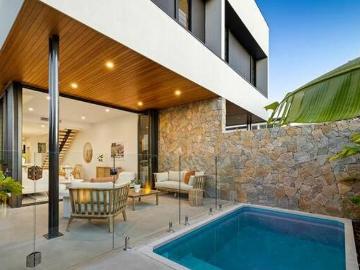 Five Levels of Luxury Living at Brand New Mermaid Beach...