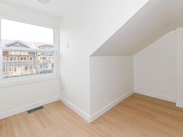 For Lease 113 Woodbine Avenue Unit# upper, Toronto, Ontario