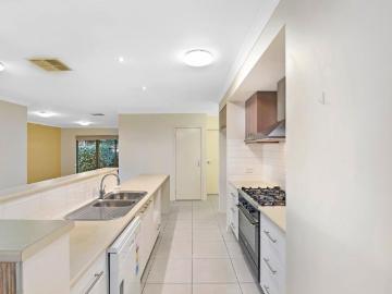 For Rent 4 Bedroom House Doreen VIC DS102760963