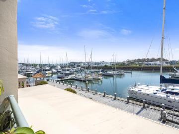 For Rent 1 Bedroom Apartment HOPE ISLAND QLD DS81537798
