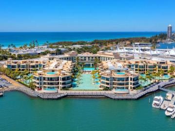 For Rent 2 Bedroom Apartment Main Beach, DS102631643