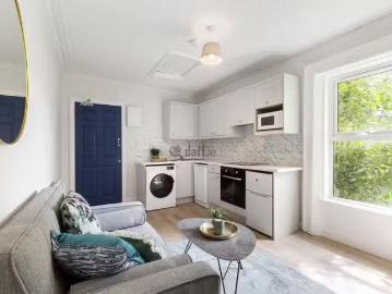 Just in! Flat 3, 39 Heytesbury Street, Portobello,...
