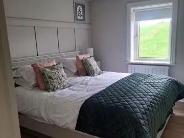 Nice Old Kildimo, Kildimo, Co. Limerick is for rent