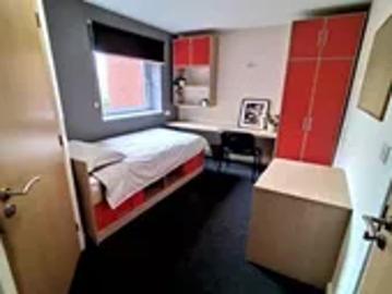 flat share in Flewitt House, Beeston, NG9 2AR