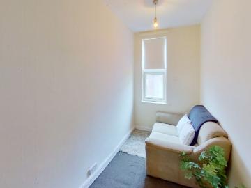 Flat 3, 16 Wellington Square, Lenton, Nottingham NG7, 2...