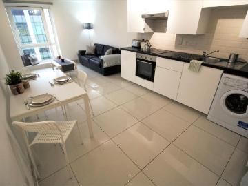 Flat 74, 205 Clarendon Road, Leeds. 3 bed flat to rent...