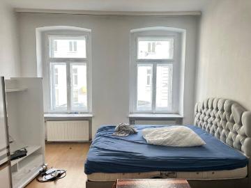 Freundliche Wohnung mit Gastherme Zimmer Kabinett Gang...