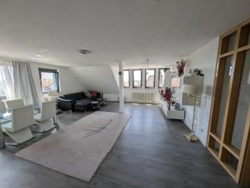 Freie 3 Zimmer DG Wohnung im Herzen von Holzgerlingen,...