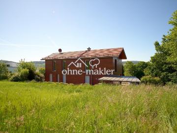 Freistehendes Einfamilienhaus in besonderer Feldrandlage...