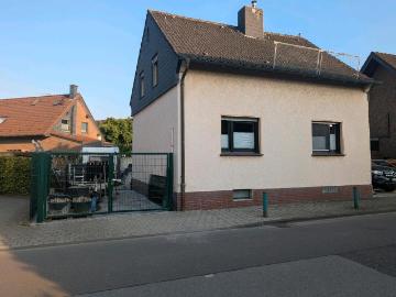 Freistehendes Einfamilienhaus in Duisburg Mündelheim