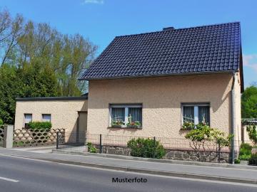 Freistehendes Einfamilienhaus nebst Doppelgarage