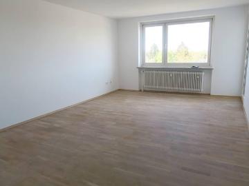 Frisch renovierte 2 Zimmerwohnung inkl. EBK München Nord...
