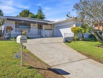Fully Renovated Coastal Home In Prime Location!