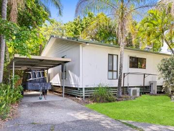 Fully Renovated Home with Private Garden, Pool & Tennis...