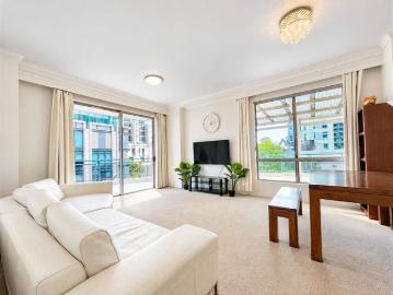 Furnished Apartment, Fantastic Location * Available 26/09/26