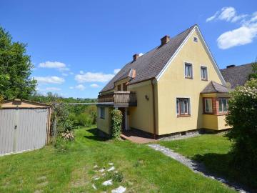 Viel Garten großzügiges Einfamilienhaus in Friedberg !