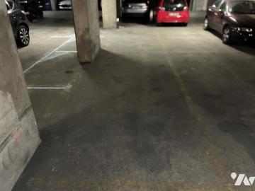 Garage en vente à Paris 18e Arrondissement, Île de...