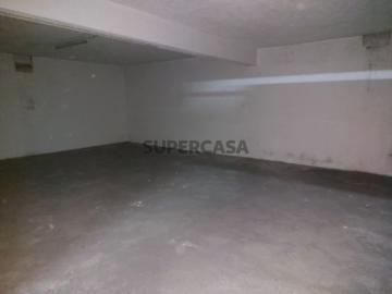 Garagem de 100m2 Montijo