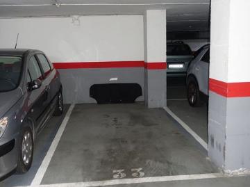 Garaje en venta en calle Comerç, Hospitalet de...