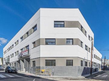 Garaje en venta en calle De Bilbao, Terrassa, de 10 m²...