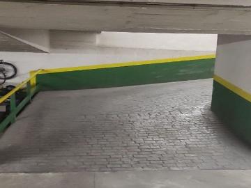 Garaje en venta en calle Del Virrei Avilés, Vic, de 12...