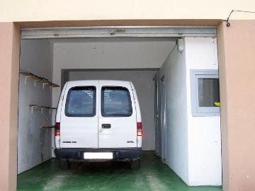 Garaje en venta en calle Pirineus, Anglès, de 29 m² por...
