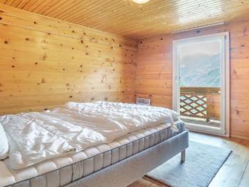 Gemütliche Dachwohnung mit Aussicht in Staldenried