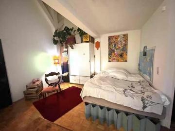gemütliches Zimmer in heller Dachgeschoss WG