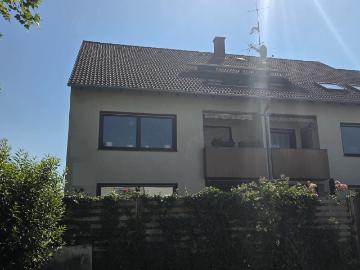 provisionsfrei 3 Zimmer Wohnung mit Balkon, EBK & Garage...