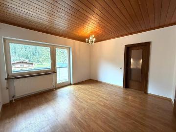Gepflegte 3 Zimmer Wohnung mit großem Balkon in Mayrhofen
