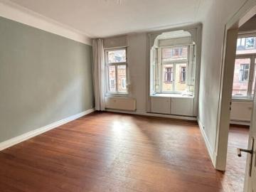 Gepflegte 4 ZKB Altbauwohnung mit Balkon im...