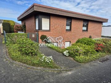 Gepflegter Bungalow mit Einliegerwohnung auf Erbpacht...