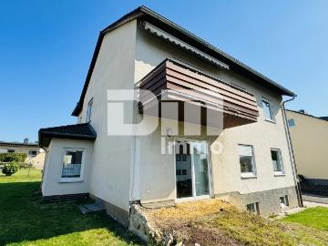 Gepflegtes Ein / Zweifamilienhaus mit Doppelgarage in...