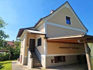 Gepflegtes Einfamilienhaus mit Ausbaupotenzial in...