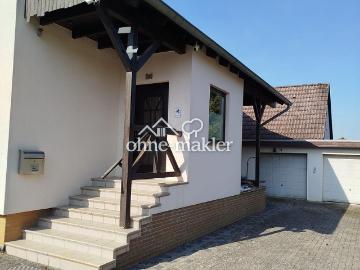 Gepflegtes Einfamilienhaus mit Nebengebäude und...