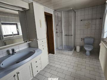 Gepflegtes Sacherl mit Insgesamt 13.879 m² Grund