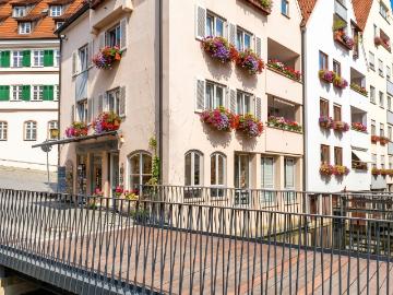 Goldgrube in Bestlage: Hochfrequentierte Ladenflächen im...