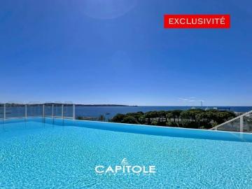 Golfe Juan–Le Palais Napoléon  Front de mer –...