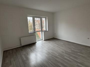 Große 3 Zimmer Wohnung in zentraler Lage