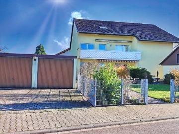 Große Doppelhaushälfte am Ortsrand von Bad Schönborn, OT...