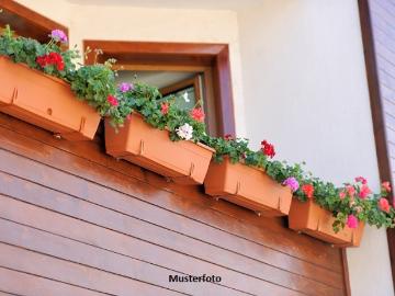 Größere 2 Zimmer Wohnung nebst 2 Terrasse und Stellplatz