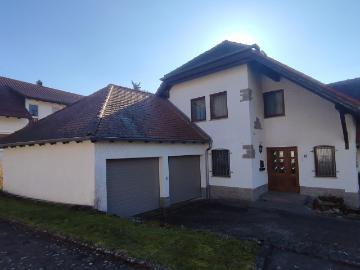 Großes Einfamilienhaus in Eberbach in sonniger Aussichtslage