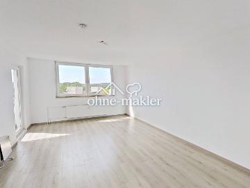 Großes WG Zimmer mit viel Lichteinfall und eigenem...