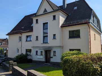 Großzügig geschnittene 4 Zimmer Erdgeschosswohnung in...