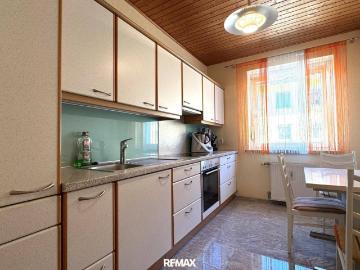 Großzügige 4 Zimmer Wohnung mit Loggia in zentraler...