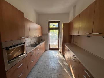 Großzügige 3,5 Raum Wohnung mit Einbauküche und Balkon...