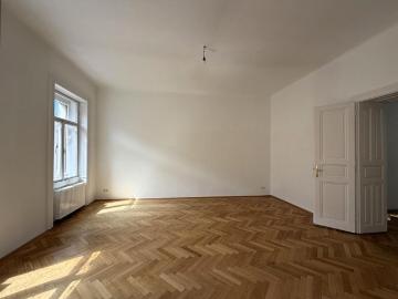 Grosszügige 2 Zimmer Altbauwohnung mit ca. 95 m²...